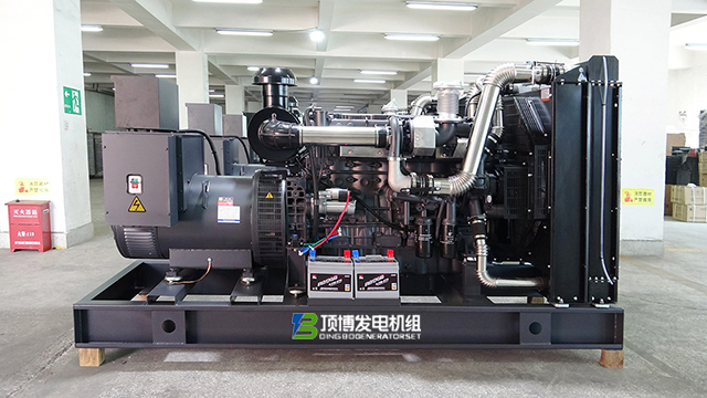 預(yù)算有限？頂博500KW柴油發(fā)電機(jī)組，智能節(jié)油，高性價比之選！
